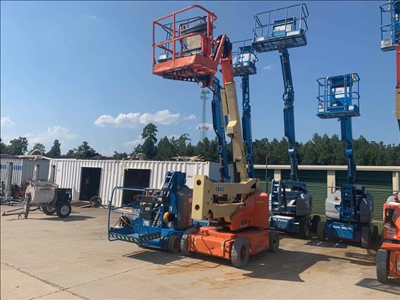 2012 JLG E400AJ Boom Lift