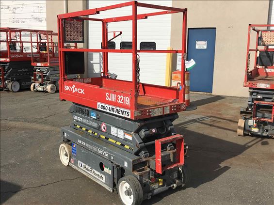 2013 Skyjack SJIII3219 Scissor Lift