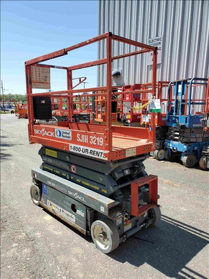 2013 Skyjack SJIII3219 Scissor Lift