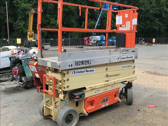 2014 JLG 2630ES Scissor Lift