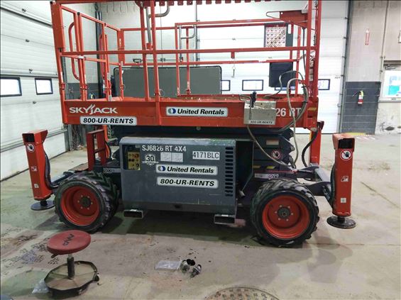 2015 Skyjack SJ6826RT Scissor Lift