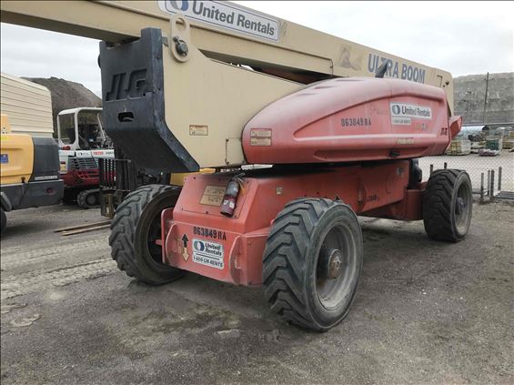 2011 JLG 1250AJP