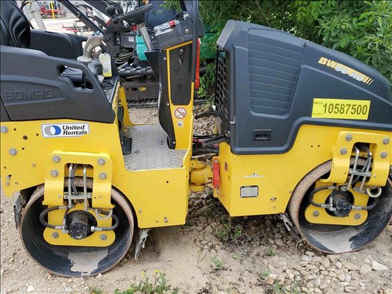 2017 BOMAG BW 90 AD-5 Ride-On Roller