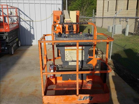 2013 JLG E300AJP Boom Lift