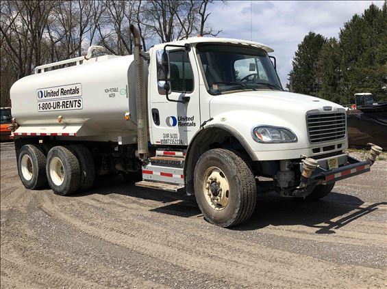 2013 Freightliner M2106 4,000 GAL Water Truck