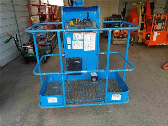 2013 Genie Z-34/22N Articulating Boom Lift