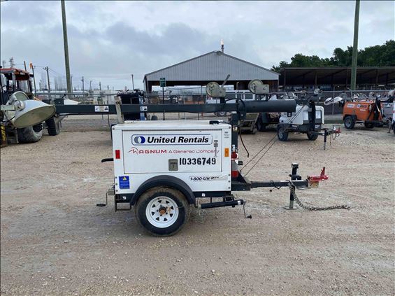 2015 Magnum Pro MLT3060 Towable Light Tower