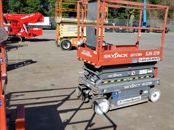 2014 Skyjack SJIII3219 Scissor Lift