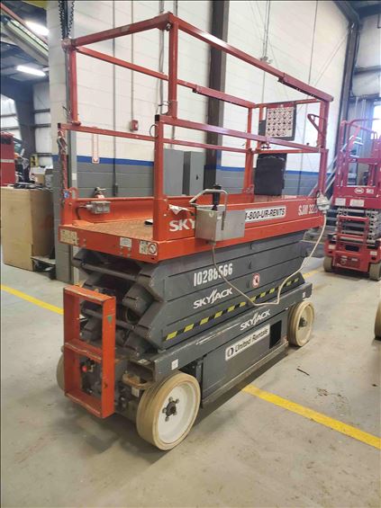 2014 Skyjack SJIII3226 Scissor Lift