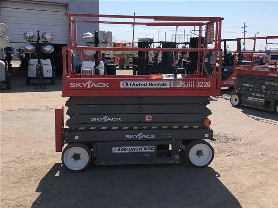 2014 Skyjack SJIII3226 Scissor Lift