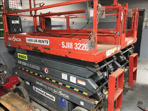 2013 Skyjack SJIII3226 Scissor Lift