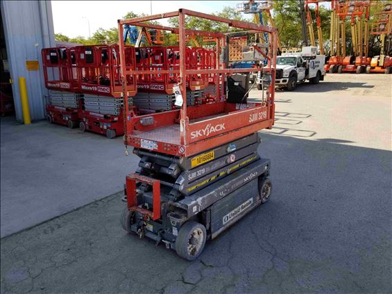 2013 Skyjack SJIII3219 Scissor Lift