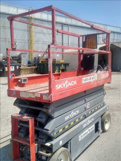 2014 Skyjack SJIII3226 Scissor Lift