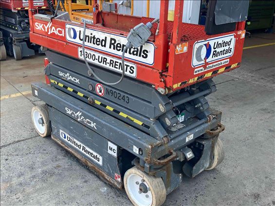 2015 Skyjack SJIII3219 Scissor Lift