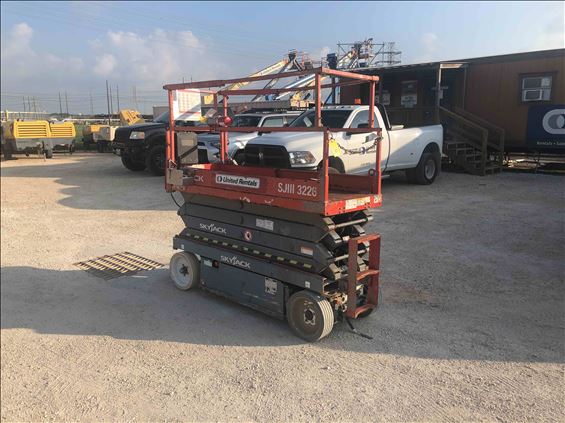 2014 Skyjack SJIII3226 Scissor Lift