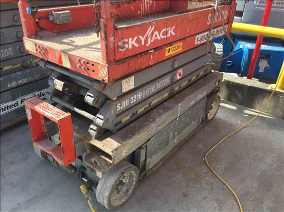 2013 Skyjack SJIII3219 Scissor Lift
