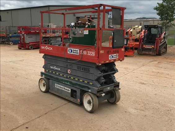 2014 Skyjack SJIII3226 Scissor Lift