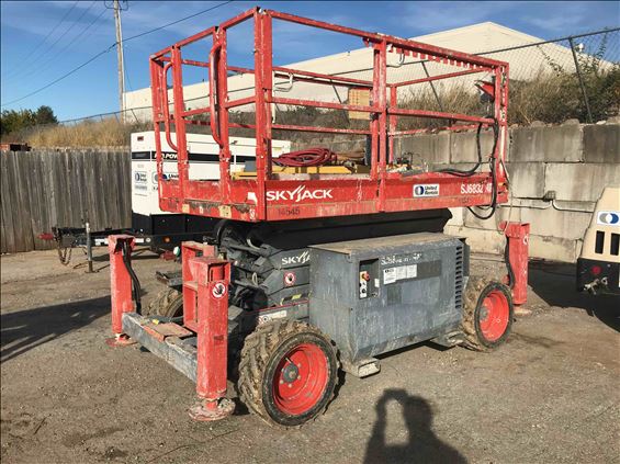 2014 Skyjack SJ6832RT Scissor Lift