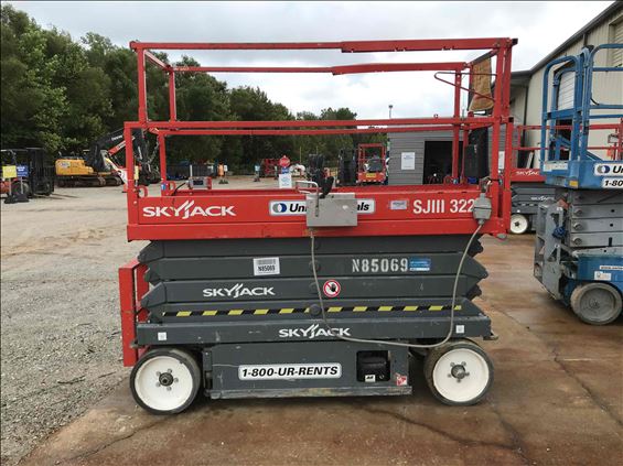 2014 Skyjack SJIII3226 Scissor Lift