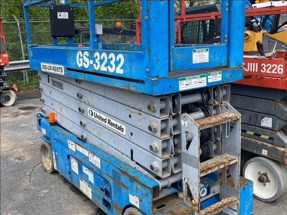 2015 Genie GS-3232 Scissor Lift