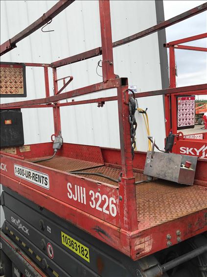 2015 Skyjack SJIII3226 Scissor Lift