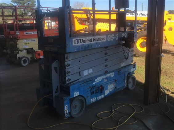 2014 Genie GS-3232 Scissor Lift