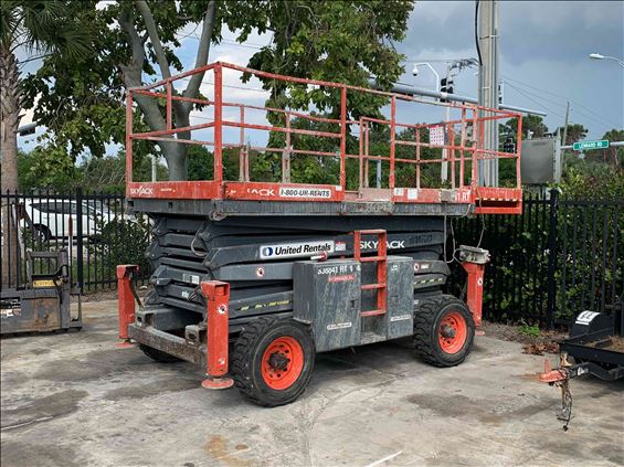 2014 Skyjack SJ8841RT Scissor Lift
