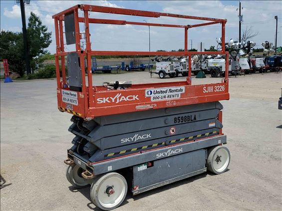2014 Skyjack SJIII3226 Scissor Lift
