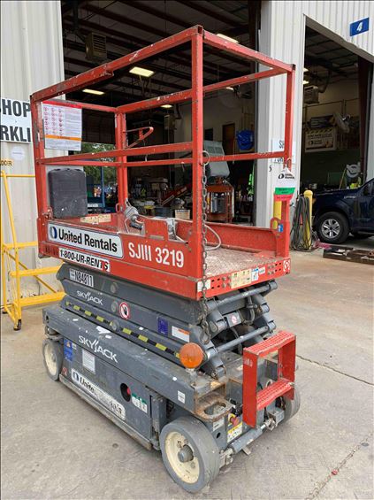 2014 Skyjack SJIII3219 Scissor Lift
