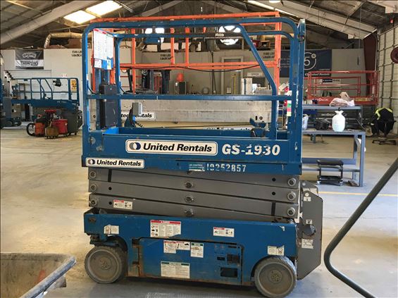 2014 Genie GS-1930 Scissor Lift
