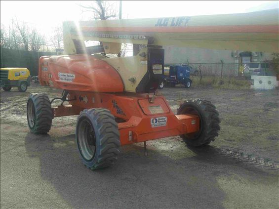 2011 JLG M600JP
