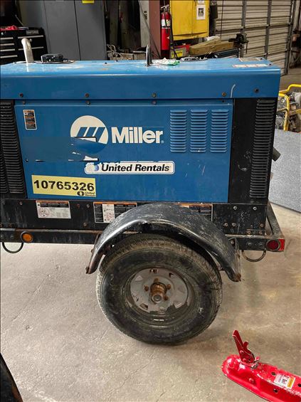 2018 Miller Welders Big Blue 300R Welder