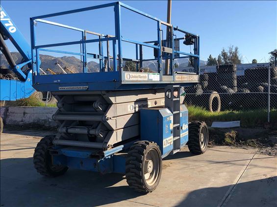 2013 Genie GS-4390 RT Scissor Lift