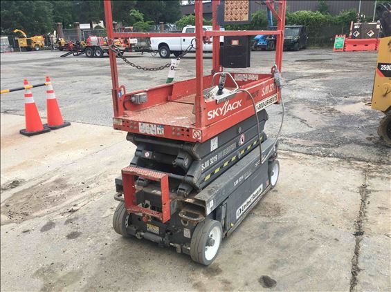 2013 Skyjack SJIII3219 Scissor Lift