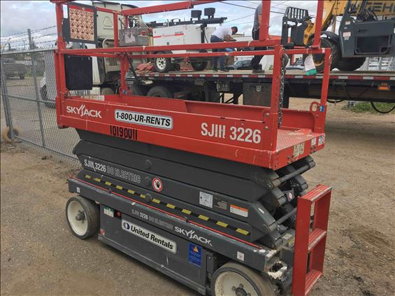 2013 Skyjack SJIII3226 Scissor Lift