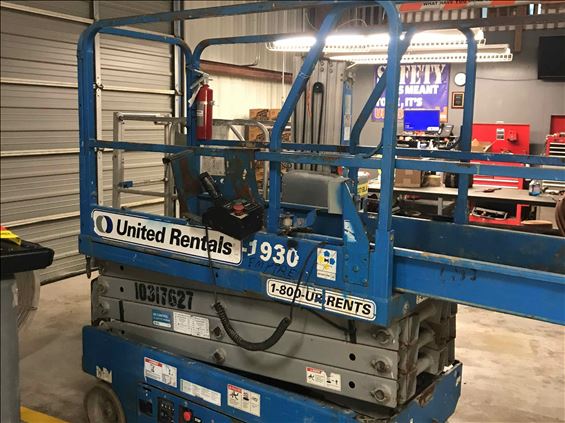 2014 Genie GS-1930 Scissor Lift