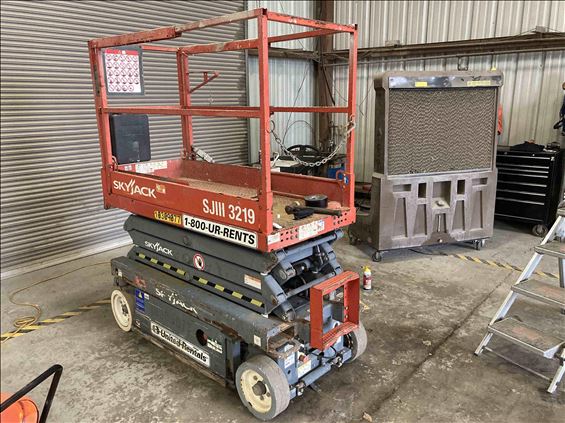 2014 Skyjack SJIII3219 Scissor Lift