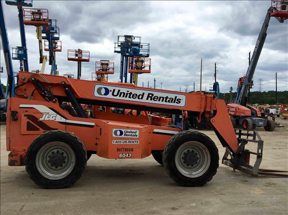 2013 SKYTRAK 6042 Rough Terrain Forklift