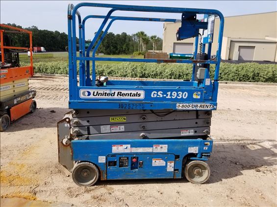 2014 Genie GS-1930 Scissor Lift