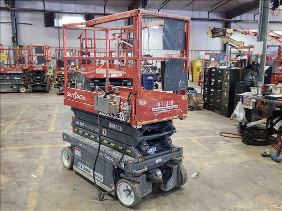 2013 Skyjack SJIII3219 Scissor Lift