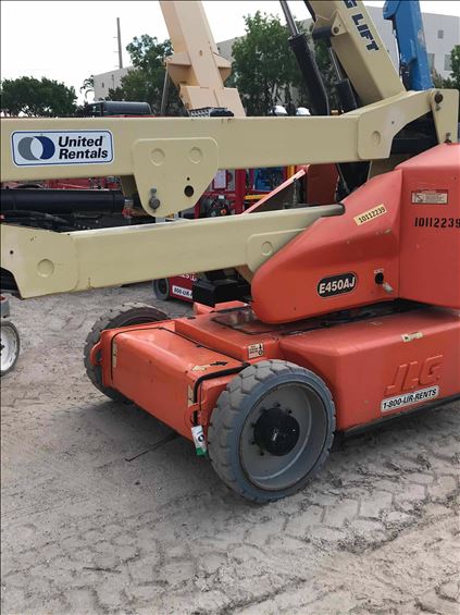 2013 JLG E450AJ Boom Lift