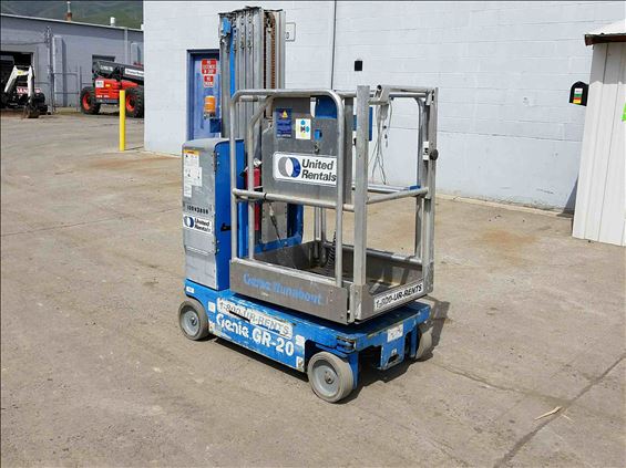 2013 Genie GR-20 Vertical Lift