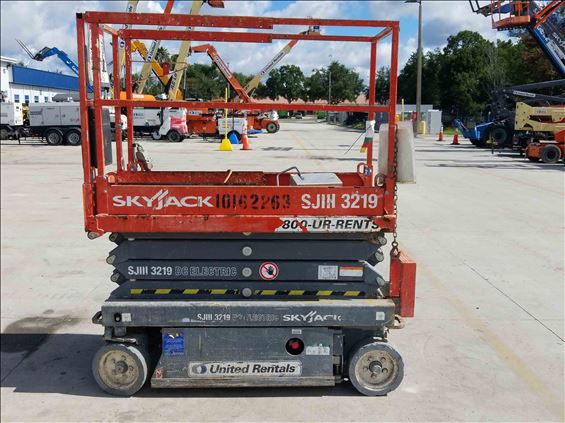 2013 Skyjack SJIII3219 Scissor Lift