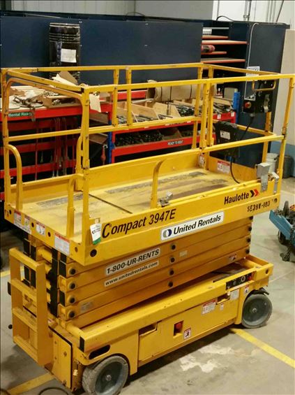 2012 HAULOTTE 3947E Scissor Lift