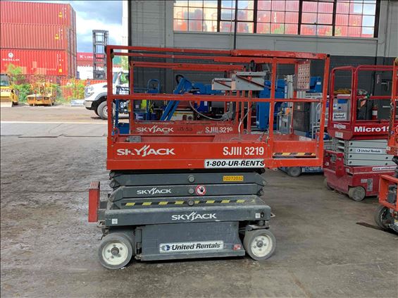 2014 Skyjack SJIII3219 Scissor Lift