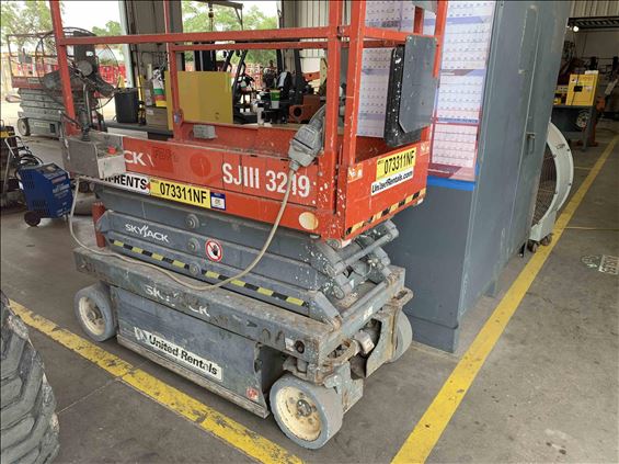 2015 Skyjack SJIII3219 Scissor Lift