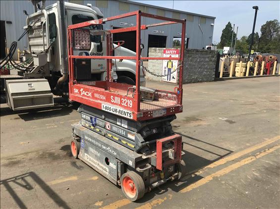 2013 Skyjack SJIII3219 Scissor Lift
