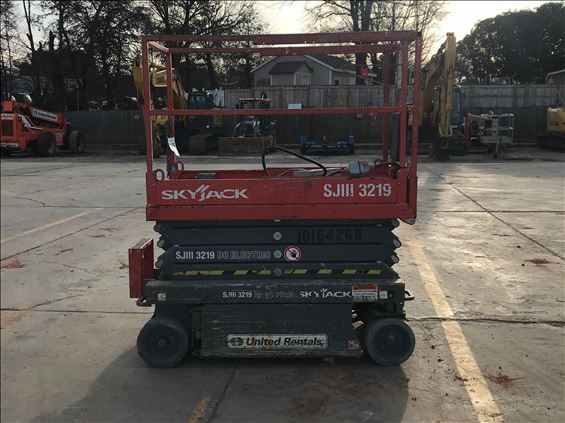 2013 Skyjack SJIII3219 Scissor Lift