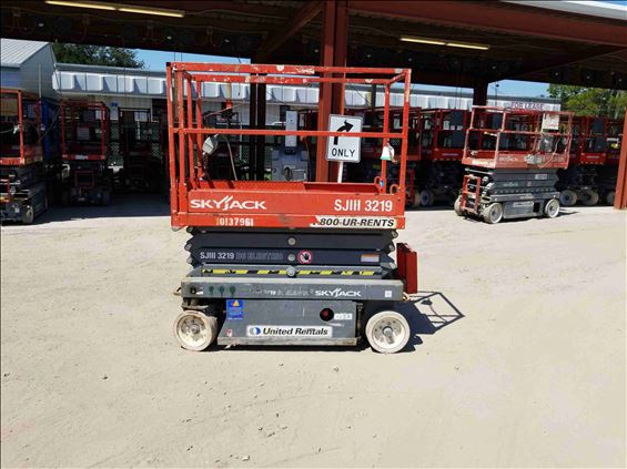 2013 Skyjack SJIII3219 Scissor Lift