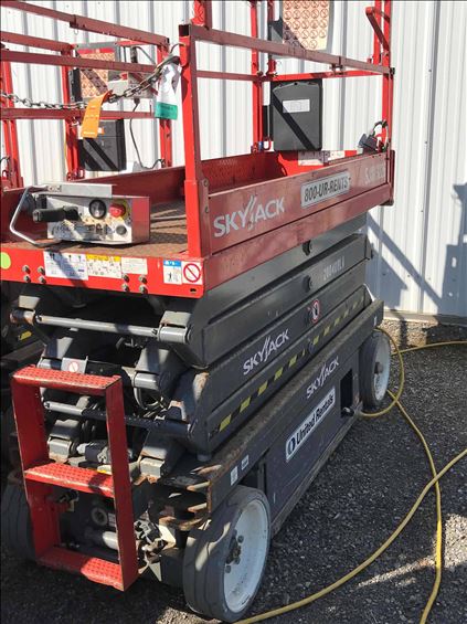 2015 Skyjack SJIII3226 Scissor Lift